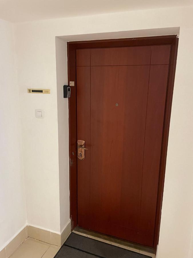 Apartament Bda H10 *